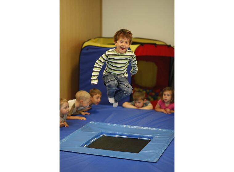 Nedsprangsmatte med trampoline 300x200x30 cm 