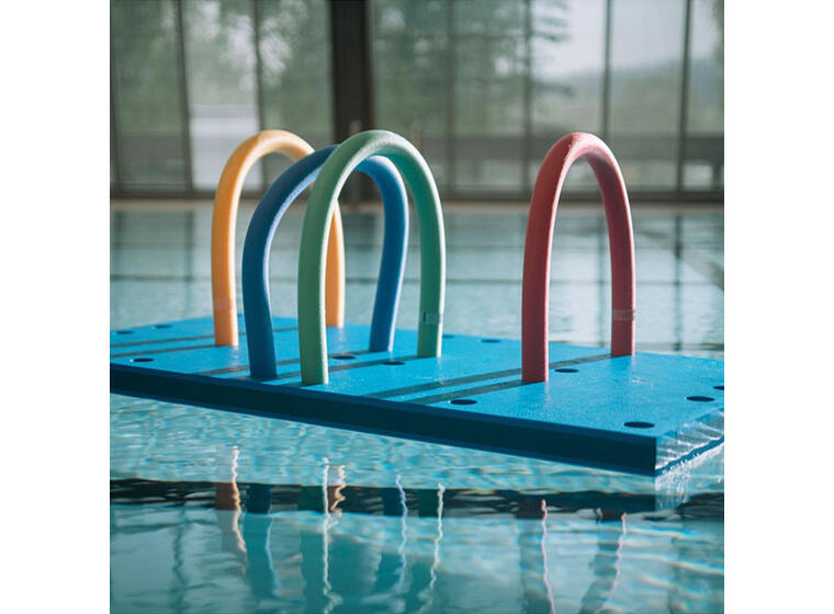 Flåte Maxi med hull for Pool Noodles 200 x 100 cm flåte til svømmehall 