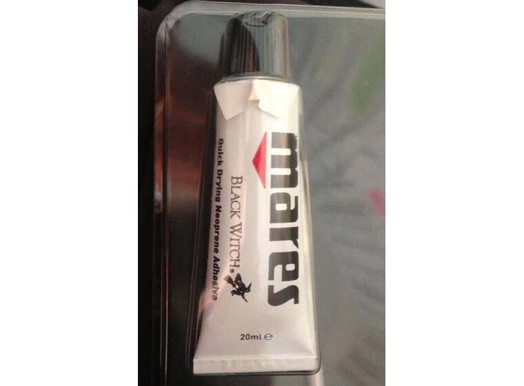 Wetsuit repair glue 20ml Mares neoprenlim til våtdrakt 