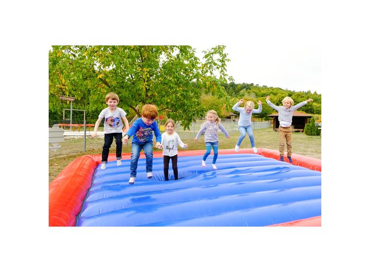 Airtramp 6x6 m Hoppepute | Hoppeslott 