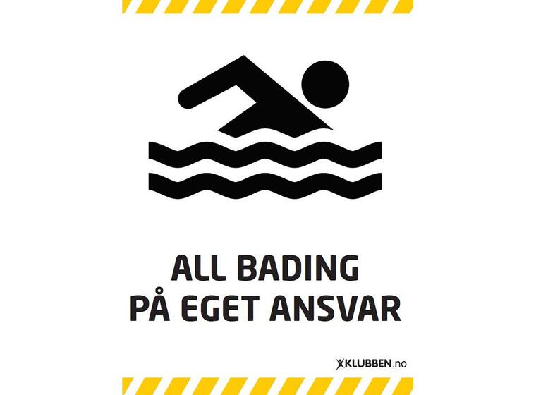 Skilt A3 - All bading på eget ansvar Hvitt skilt med svart tekst 