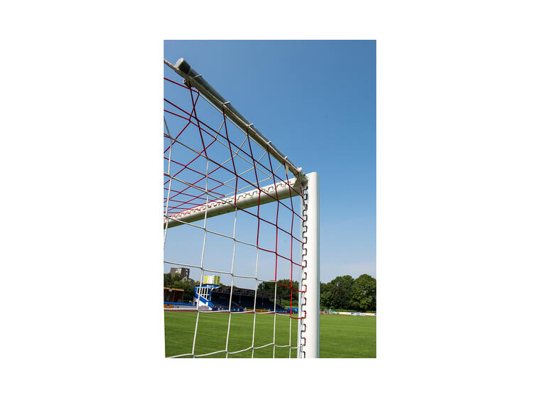 Fotballmål 7,32x2,44 m m/bakkehylser 11'er mål | Oval profil | Hvit 