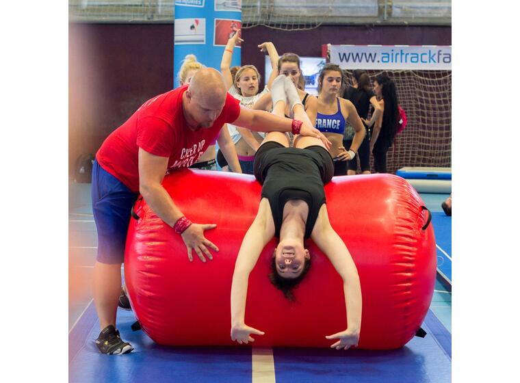 AirTrack | AirRoll Rød Diameter: 90 cm Lengde: 120 cm 