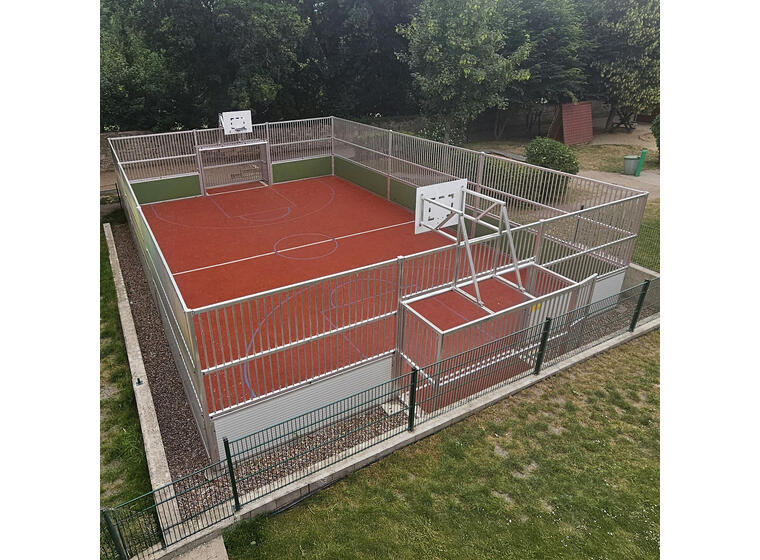 Multibane Arena Pro Plus 10 x 7 m Værbestandig utendørsanlegg 