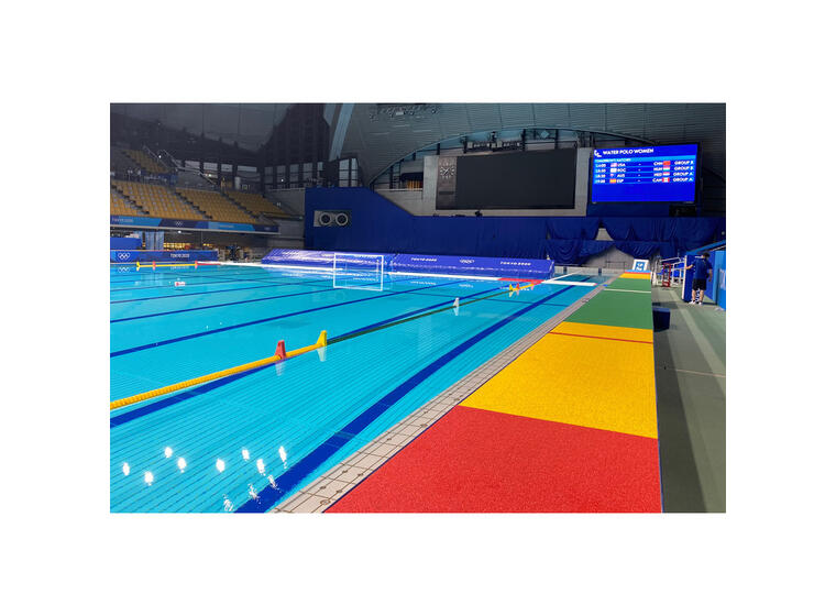 Dommerens Catwalk Offisielt produkt World Aquatics 