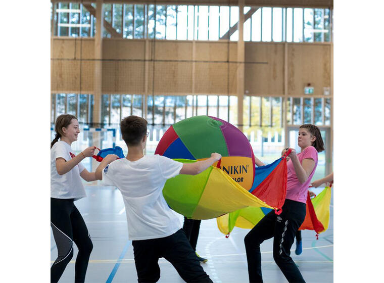 Mega Volleyball til kroppsøving Volleyball med en morsom vri 