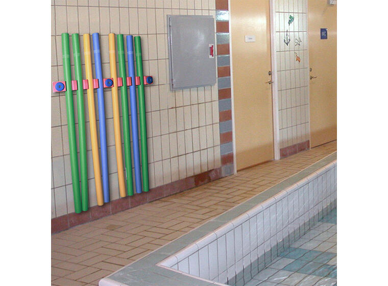 Oppbevaring til pool noodles Plass til 8 flytepinner 
