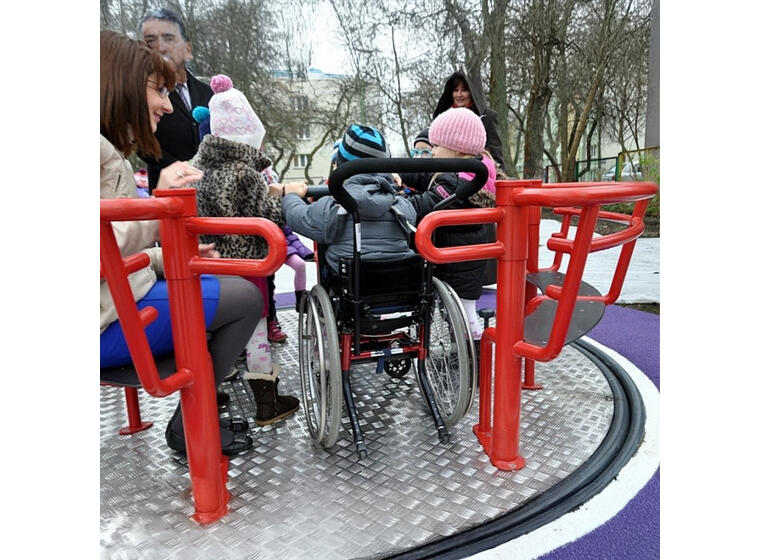 Karusell Yugo 2 Tilpasset rullestol | Lekeplass 