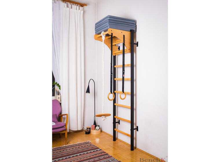 Ribbevegg BenchK 212B Svart Pull-up | turnringer | husketallerken 