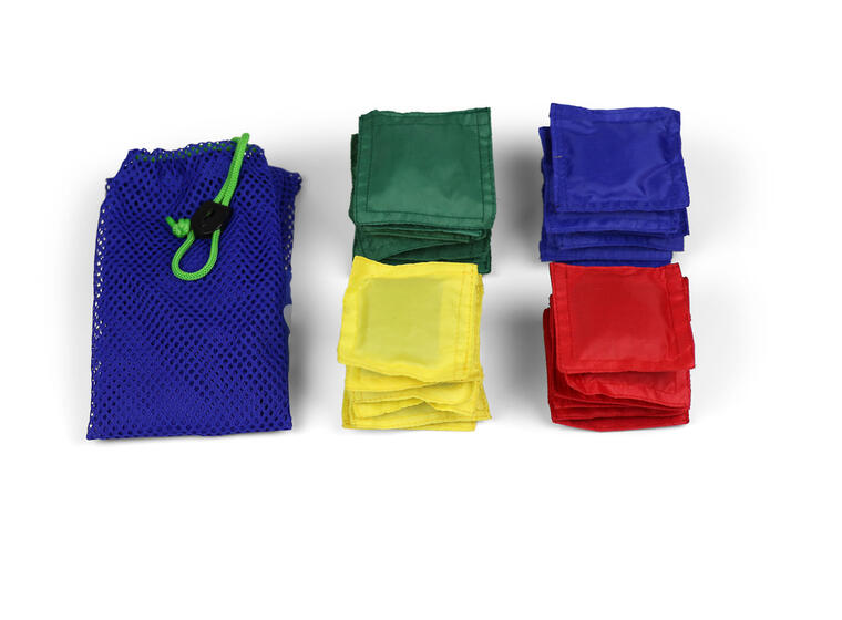 Erteposer mini med nett Bag med 24 stk erteposer i fire farger 