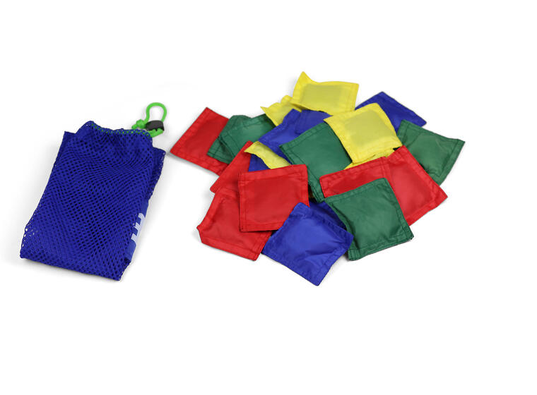 Erteposer mini med nett Bag med 24 stk erteposer i fire farger 