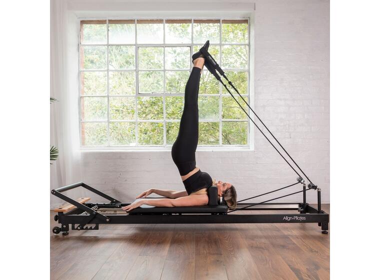 Pilates Reformer R8 Pro svart Pilatesbenk for hjemmetrening 