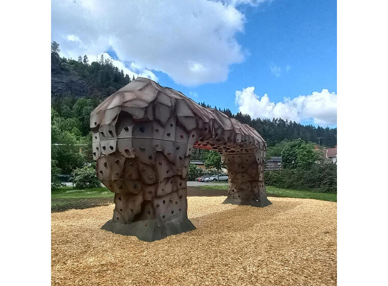 Buldrevegg Twin Mountain Buldrestein | Klatrevegg 