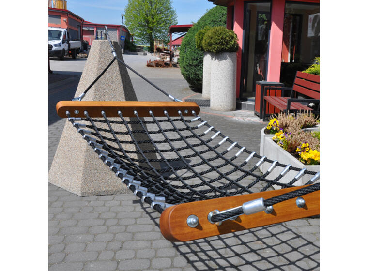 Parkbenk Hengekøye Hammock med betongfundament 