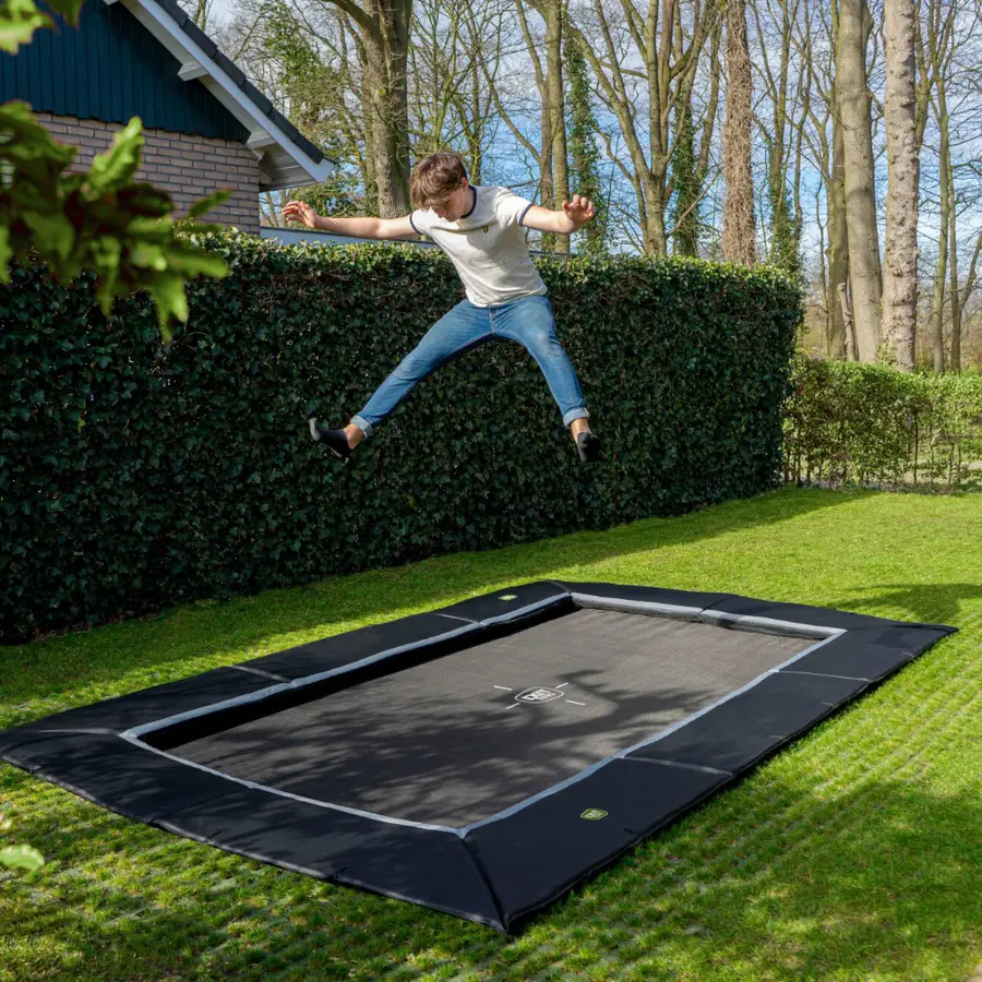 EXIT Dynamic Bakketrampoline Sikkerhetskant | 244 x 427 cm | Svart 