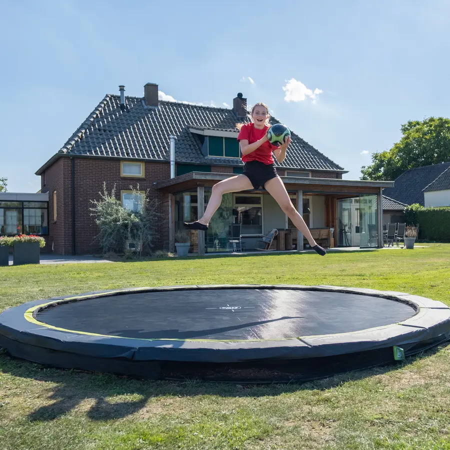 EXIT Silhouette Sports Bakketrampoline 244 cm | Svart | Uten sikkerhetsnett 