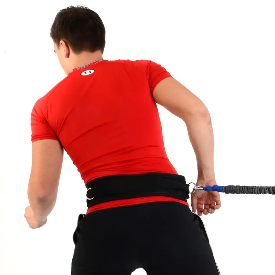 Sprinttrener med motstandsbånd For sprint, akselerasjon og styrke 