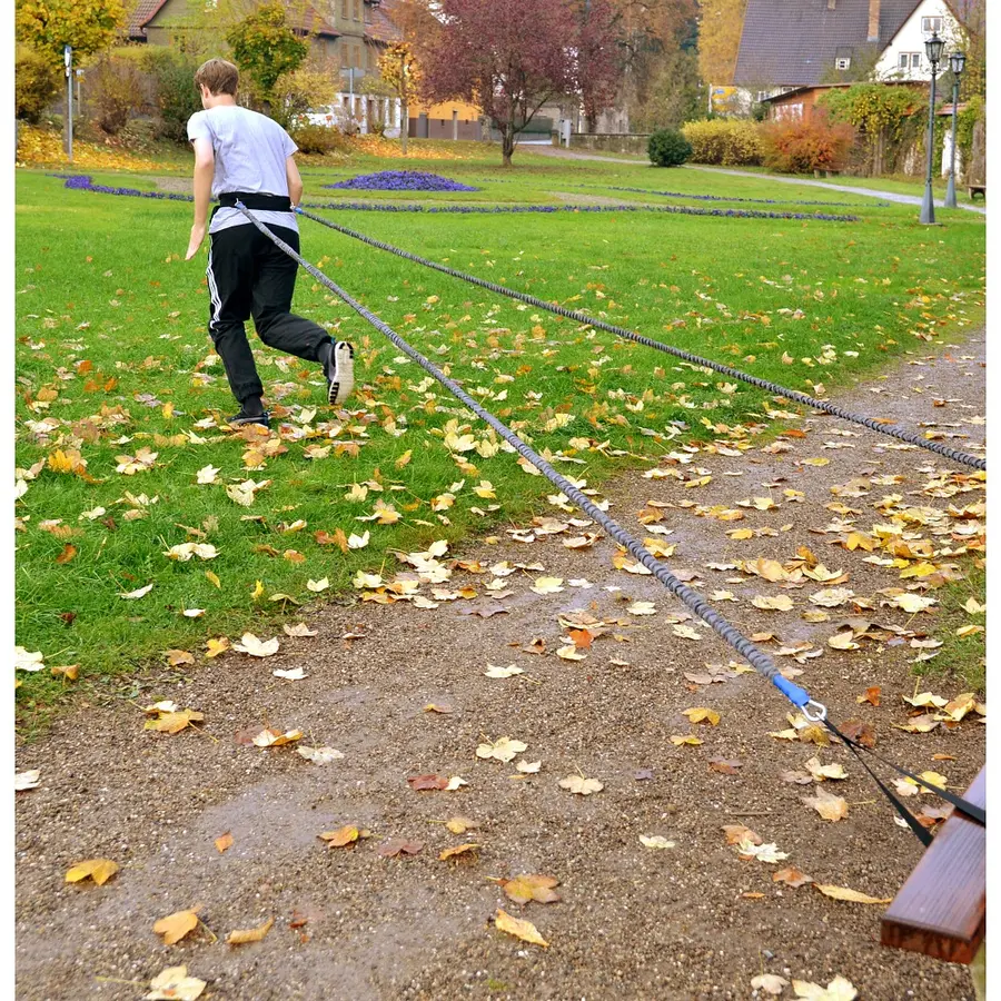 Sprinttrener med motstandsbånd For sprint, akselerasjon og styrke 