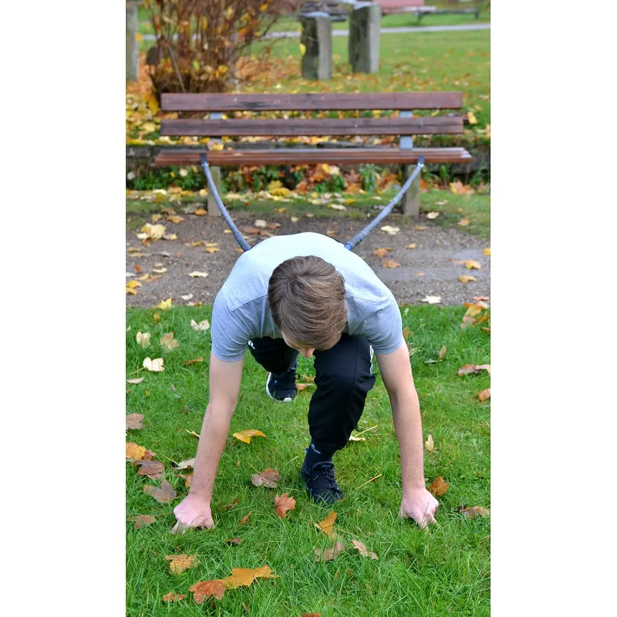 Sprinttrener med motstandsbånd For sprint, akselerasjon og styrke 