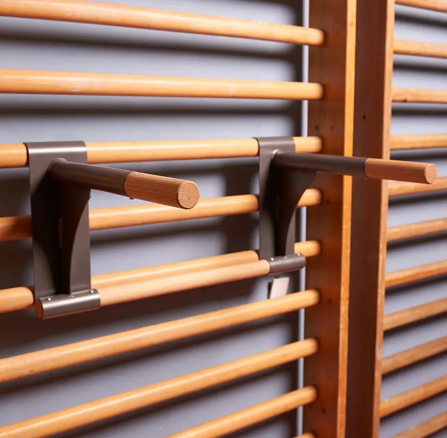 Ribbevegg med pull-up dip bar 1 seksjon | Avstand 25,2 cm | Ask 