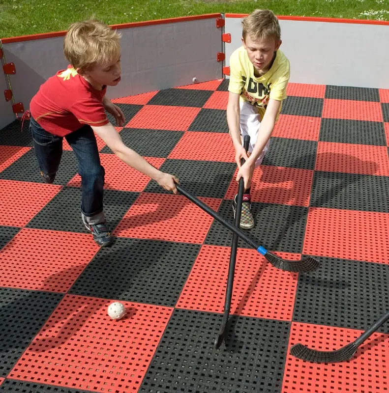 Pannabane småbanespill med gulv 5,5x5,5m Liten helårs ballbinge for skoler 