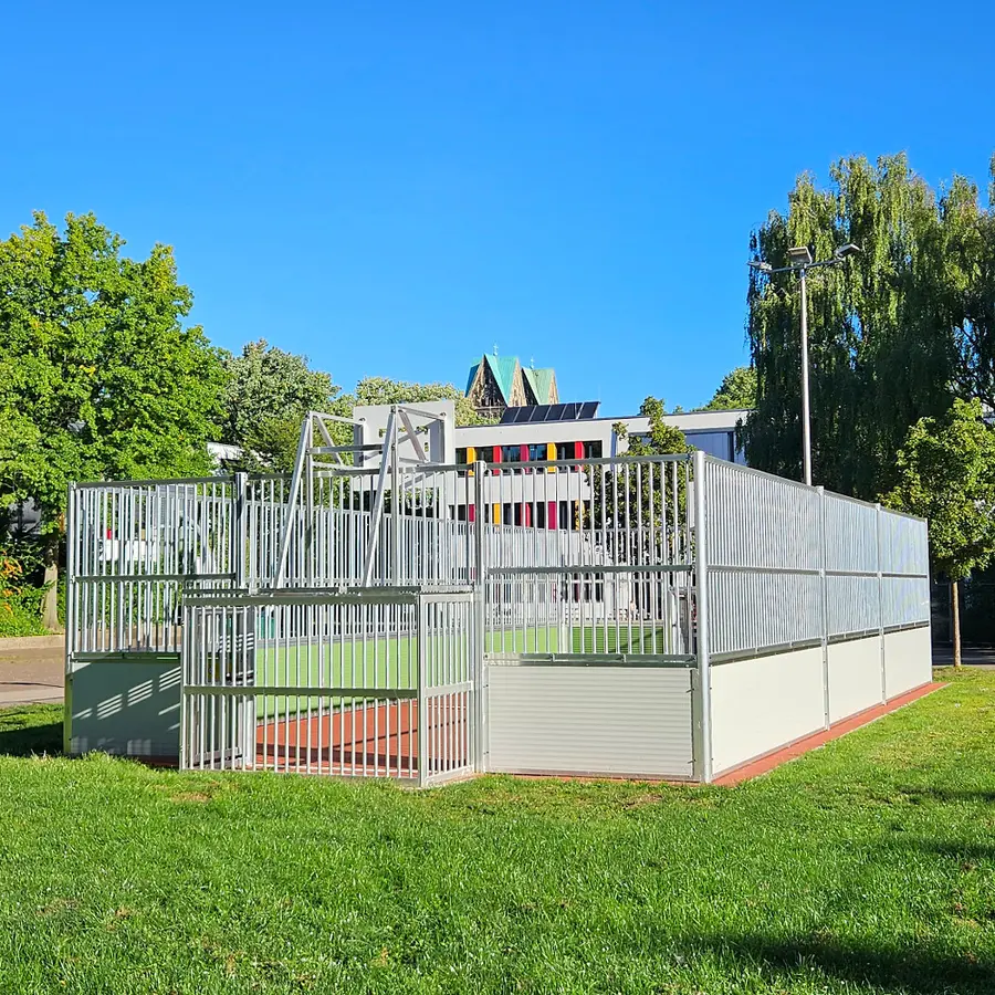 Multibane Arena Pro Plus 10 x 7 m Værbestandig utendørsanlegg 