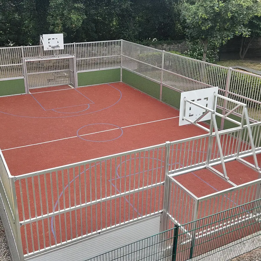 Multibane Arena Pro Plus 10 x 7 m Værbestandig utendørsanlegg 