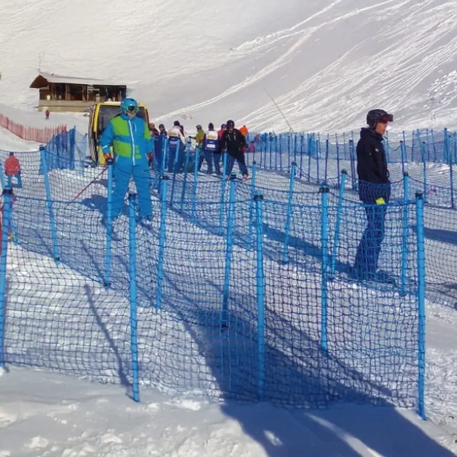 Alpingjerde B-C med stolper | 15 meter Blått | 1,3 m | 5x5 cm maske 