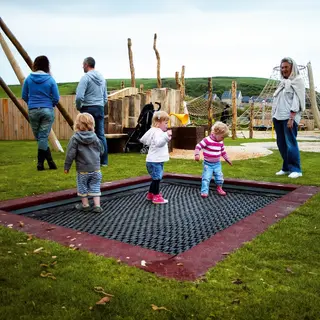 Nedfelt trampoline Hally-Gally 2000 Til offentlige lekeplasser