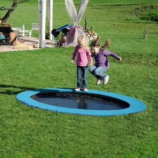 Nedfelt trampoline Hally-Gally Saturnus Oval trampoline til barnehager