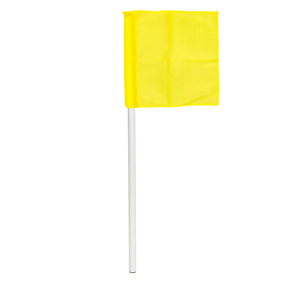 Hjørnestolper allround med flagg 6 hvite stolper med gule flagg 