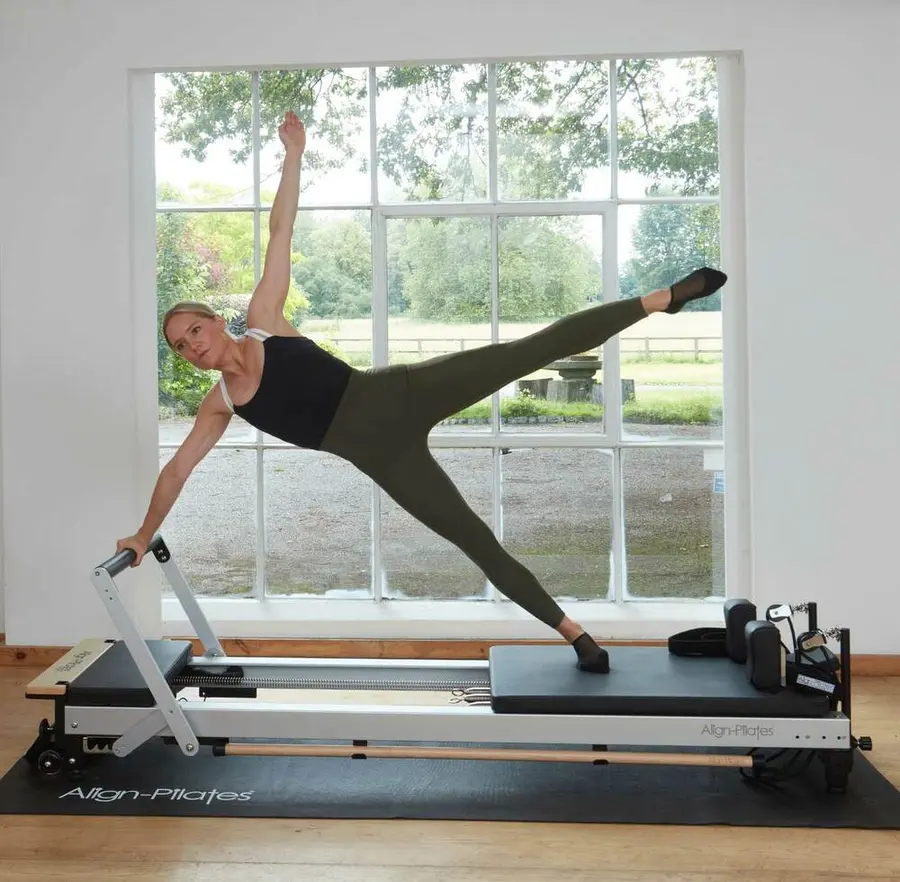Pilates Reformer C8 Pro Pilatesbenk for studio 