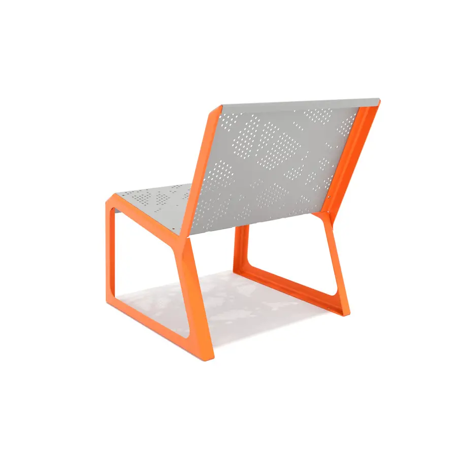 Parkstol i perforert metall Til skoler, parker og lekeplasser 