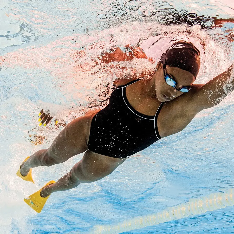 FINIS Zoomers Gold Svømmeføtter 44-45 Korte blad | Gul 