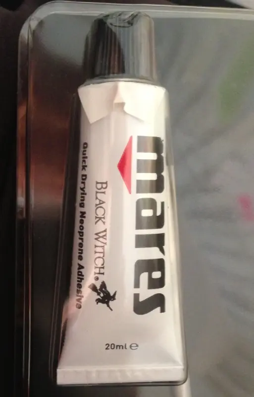 Wetsuit repair glue 20ml Mares neoprenlim til våtdrakt 