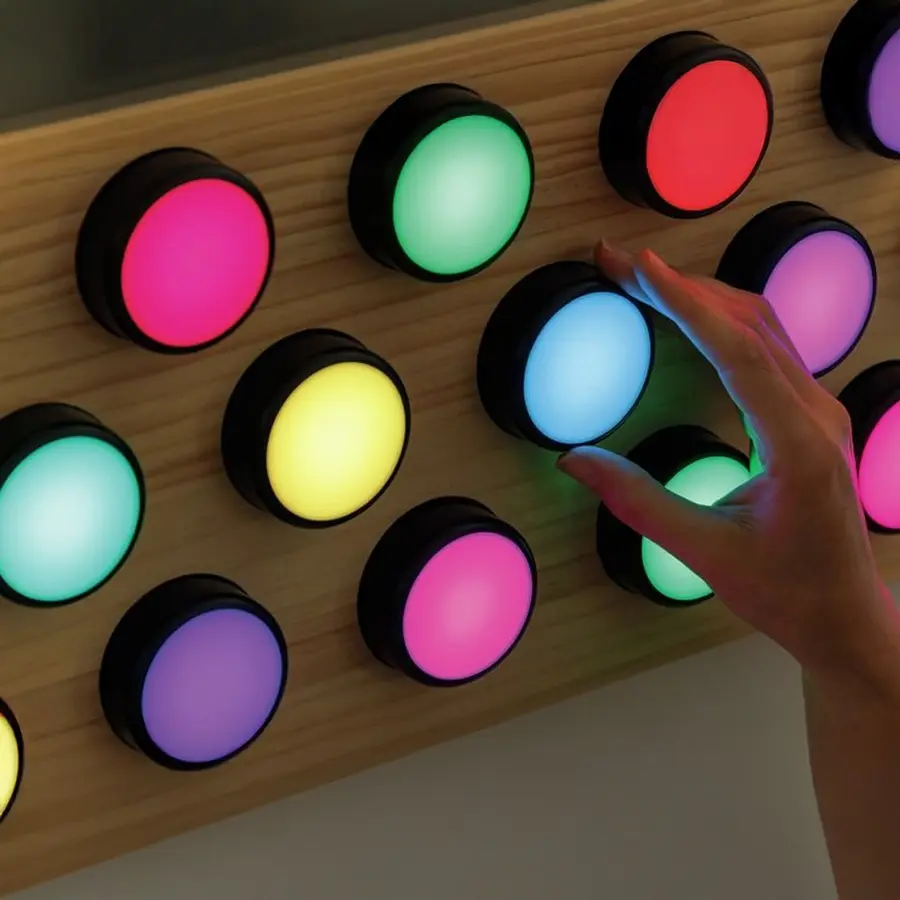 Aktivitetstavle med roterbare LED- lys Visuell | Taktil 